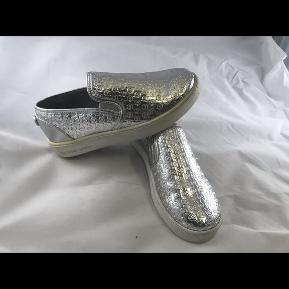 Michael Kors Slip on Shoes size 1 - Picture 7 of 10